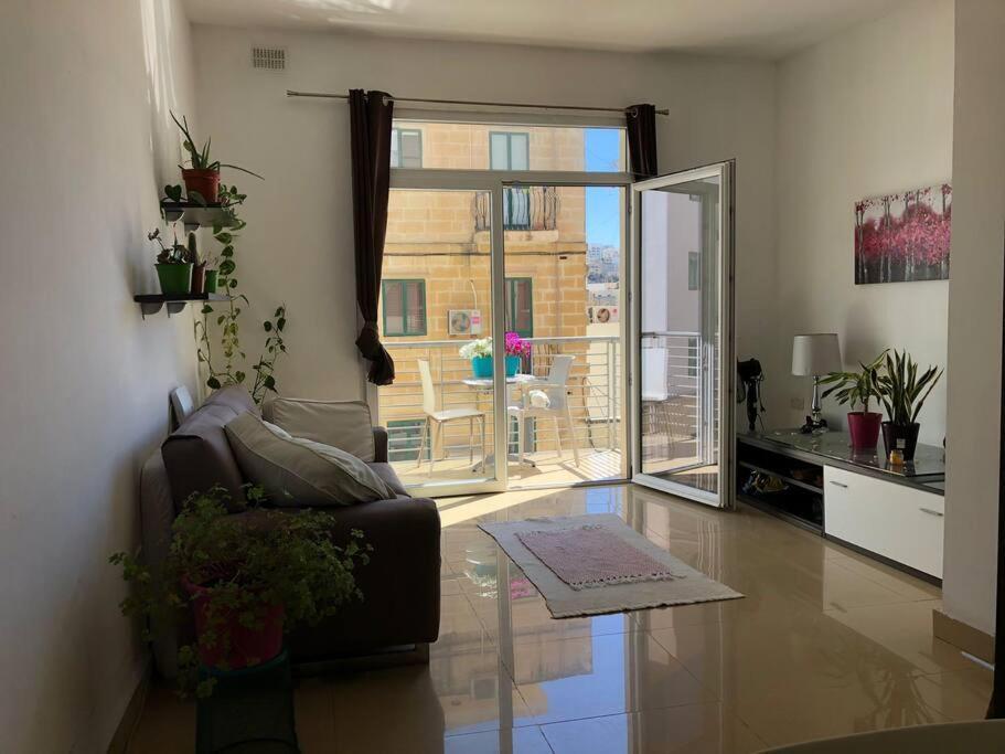 Well Located 2 Bedroom Flat In St.Julians Saint Julian's 외부 사진