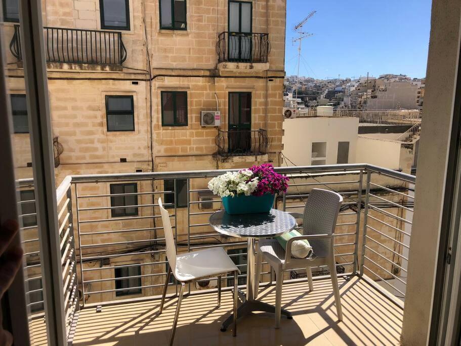 Well Located 2 Bedroom Flat In St.Julians Saint Julian's 외부 사진